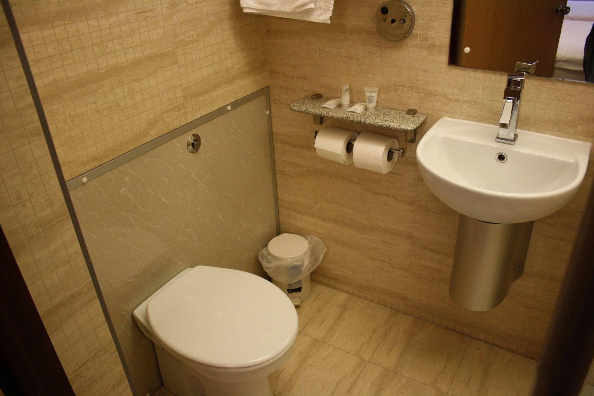 Eurotraveller Hotel- Express Londyn Zewnętrze zdjęcie